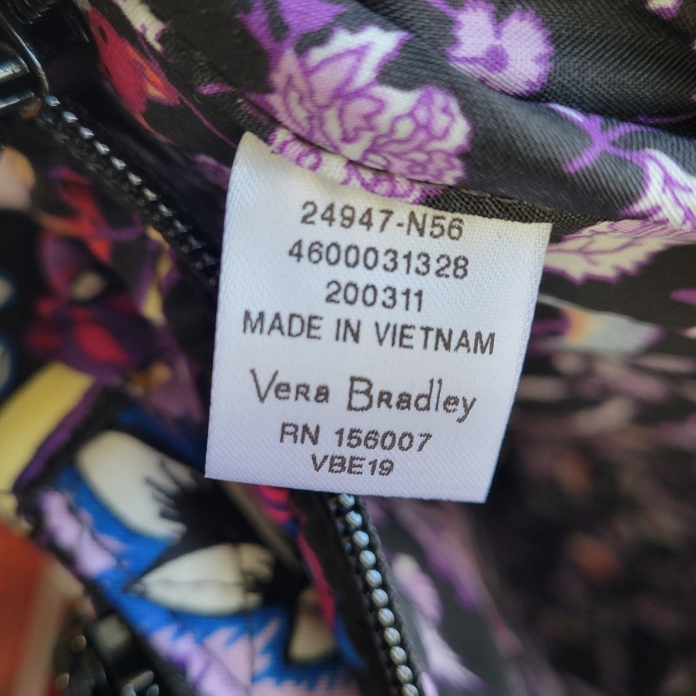 Vera Bradley Sling Backpack Foxwood Pattern RETIRED NWOT Crossbody Quilt 20" App - Picture 10 of 13